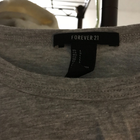 Forever 21 Chill Out crop top - Picture 2 of 3